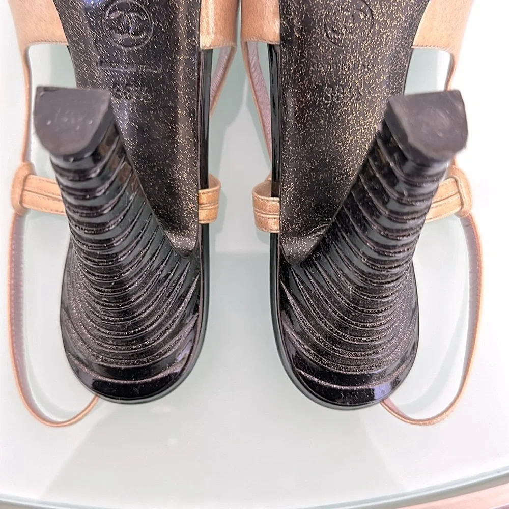 CHANEL Vintage Slingback Pumps 2009 Collection Patent Leather CC Logo Size 8 1/2 - Picture 8 of 9